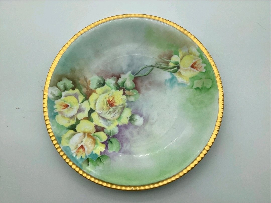 Yellow roses bowl with beaded gold rim